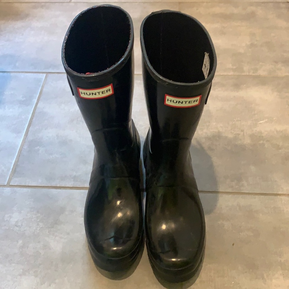 size 8 black shiny hunter boots